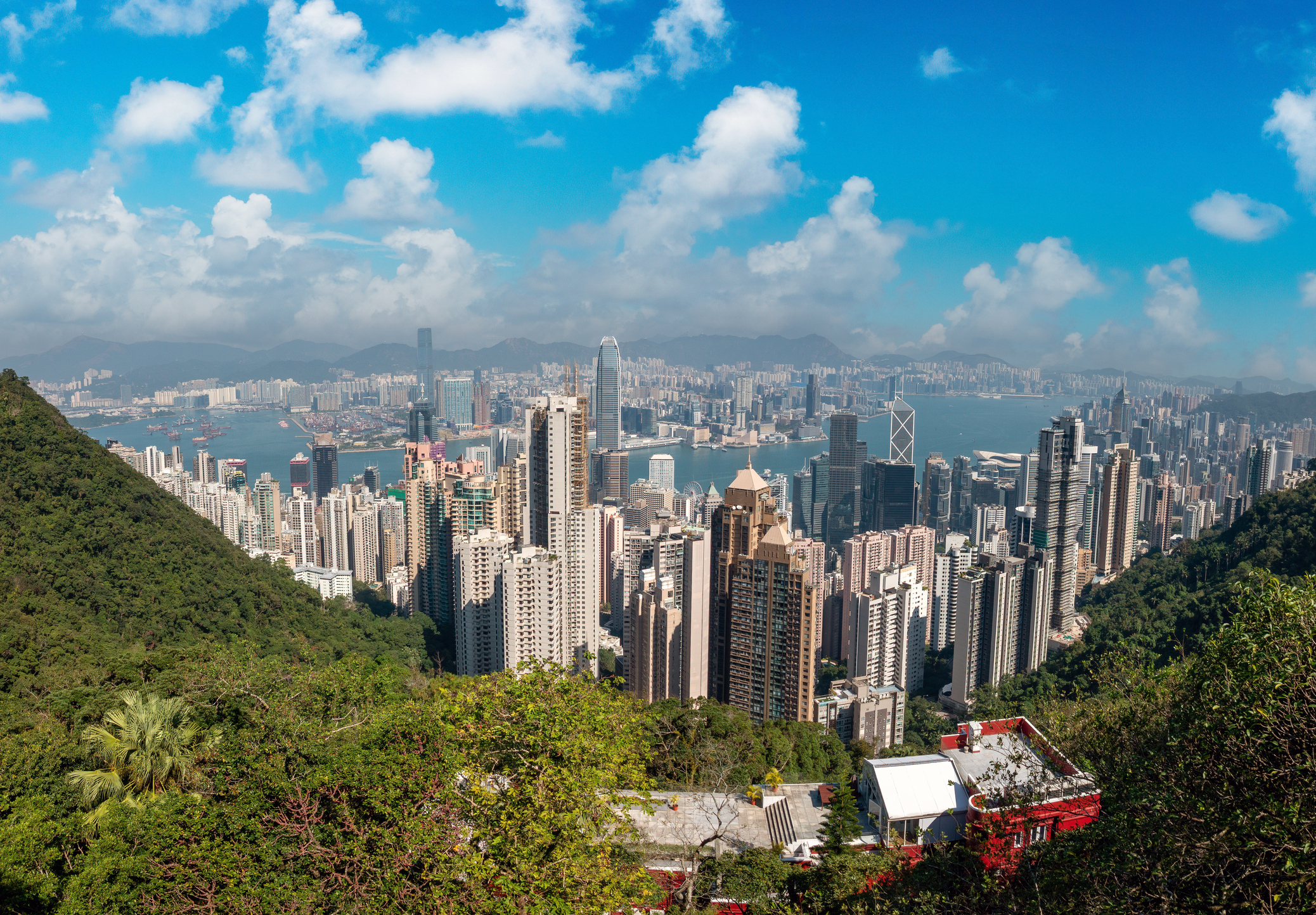 10 Tempat Wisata Terkenal di Hong Kong yang Selalu Jadi Favorit Tour